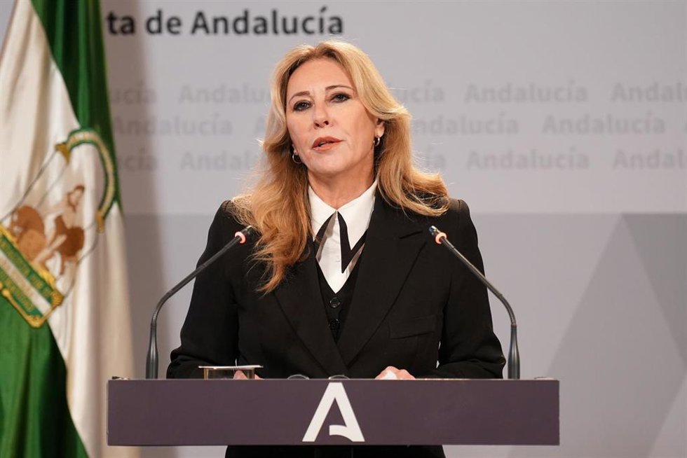 La consejera de Economía, Hacienda y Fondos Europeos de la Junta de Andalucía y portavoz del Gobierno, Carolina España en la rueda de prensa posterior a la reunión semanal del Consejo de Gobierno de la Junta de Andalucía. A 28 de enero de 2026 en Sevill
