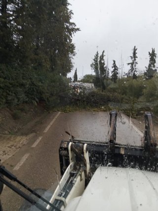 Una de las carreteras de la Diputación afectadas por el temporal.