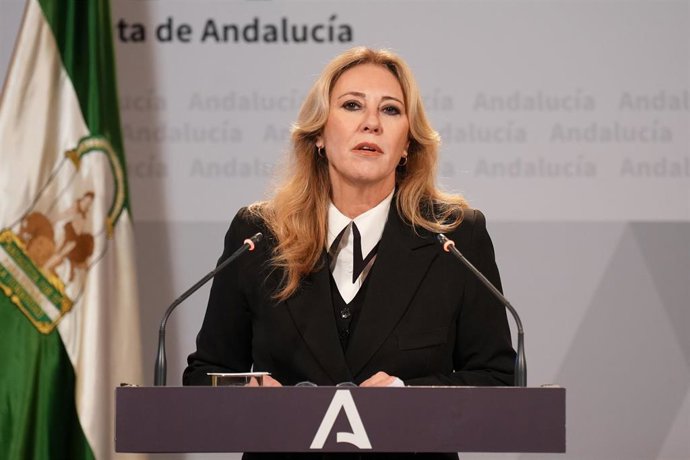La consejera de Economía, Hacienda y Fondos Europeos de la Junta de Andalucía y portavoz del Gobierno, Carolina España en la rueda de prensa posterior a la reunión semanal del Consejo de Gobierno de la Junta de Andalucía. A 28 de enero de 2026 en Sevilla 