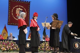 Investidura de María Emilia Casas Baamonde como doctora 'honoris causa' por la UA