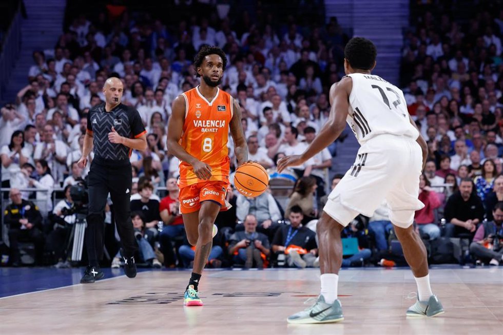 Jean Montero durante el Valencia Basket - Real Madrid de la Liga Endesa 25-26