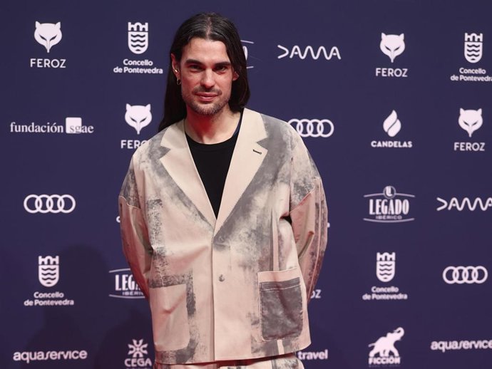 El director Oliver Laxe posa en la alfombra roja de los Premios Feroz 2026 en Pontevedra este fin de semana