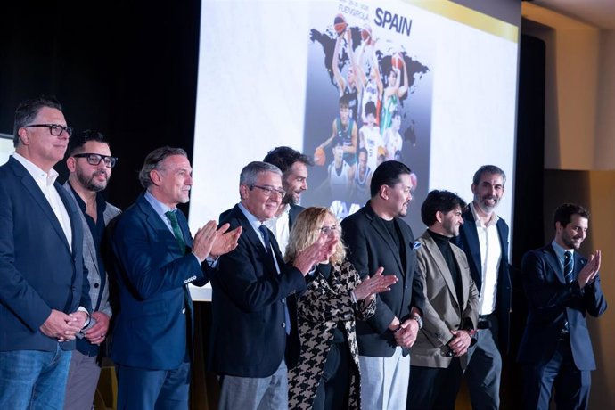 El presidente de la Diputación de Málaga, Francisco Salado, en la presentación del torneo internacional Avance Global Cup