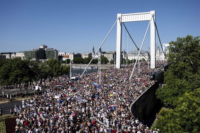 Archivo - Desfile del Orgullo en las calles de Budapest a pesar de la prohibición del Gobierno de Orbán