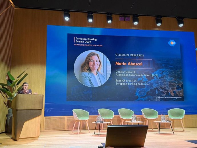 La directora general de la Asociación Española de Banca (AEB), María Abascal, en la clausura de la 'European Banking Summit', en Bruselas.