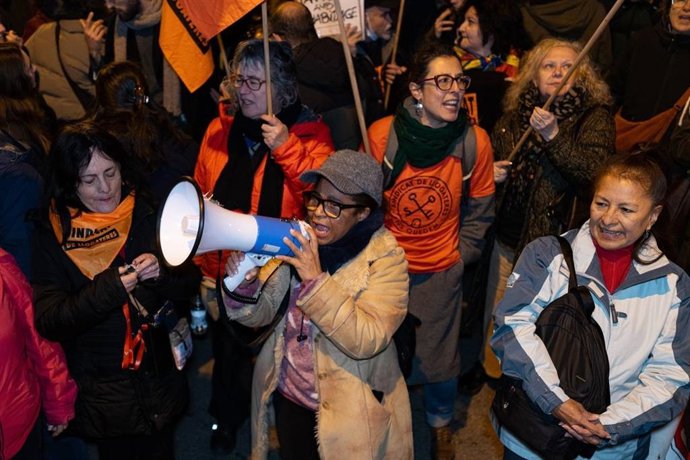 Concentración este miércoles por la tarde frente a la sede de Junts después de que el Congreso tumbara el decreto ómnibus que incluía la moratoria de los desahucios