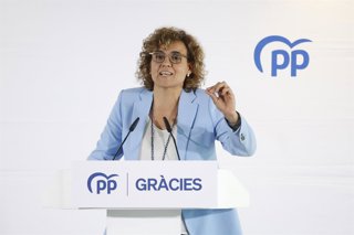 Archivo - La candidata del PP a las elecciones europeas, Dolors Montserrat, interviene tras la Junta Directiva del PP de Catalunya, en el hotel Grand Marina, a 15 de mayo de 2024, en Barcelona, Catalunya (España). Alejandro Fernández ha presidido hoy la J
