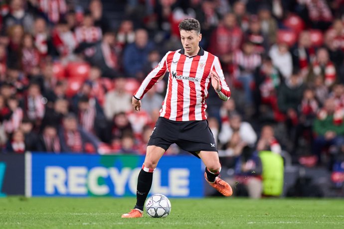 Mikel Vesga of Athletic Club in action during the UEFA Champions League 2025/26 League Phase MD8 match between Athletic Club and Sporting Clube de Portugal at San Mames on January 28, 2026, in Bilbao, Spain.