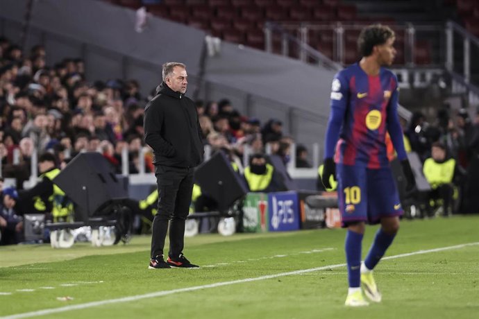 Hansi Flick, entrenador del FC Barcelona, durante el partido ante el Copenhague de la Liga de Campeones en el Spotify Camp Nou