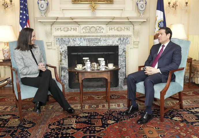 A opositora venezuelana María Corina Machado ao lado do secretário de Estado dos EUA, Marco Rubio