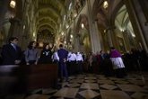 Foto: La Almudena acoge hoy una misa por las víctimas en Adamuz pedida por Ayuso y que coincide con el funeral de Huelva
