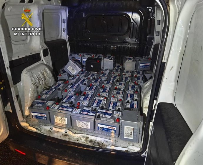 Baterías robadas en un camión en una estación de servicio de la A-2.