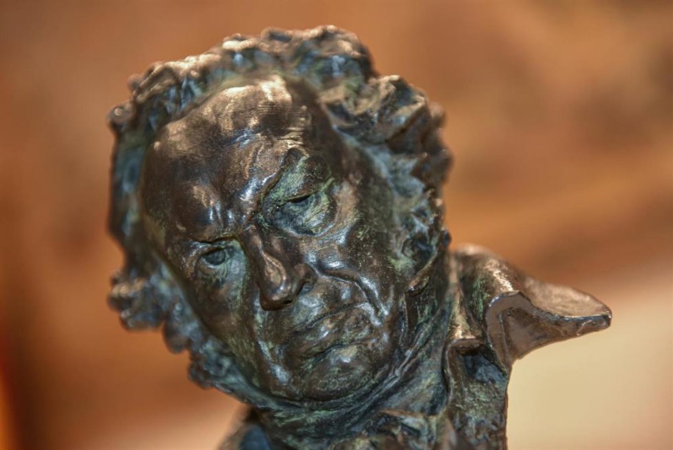 Archivo - Foto detalle de la estatuilla de Goya, durante la presentación de los Premios Goya 2026