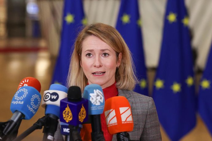 La Alta Representante de la Unión Europea para Política Exterior, Kaja Kallas, ofrece declaraciones a los medios antes de asistir a la reunión de ministros de Exteriores que tiene lugar este jueves en Bruselas.
