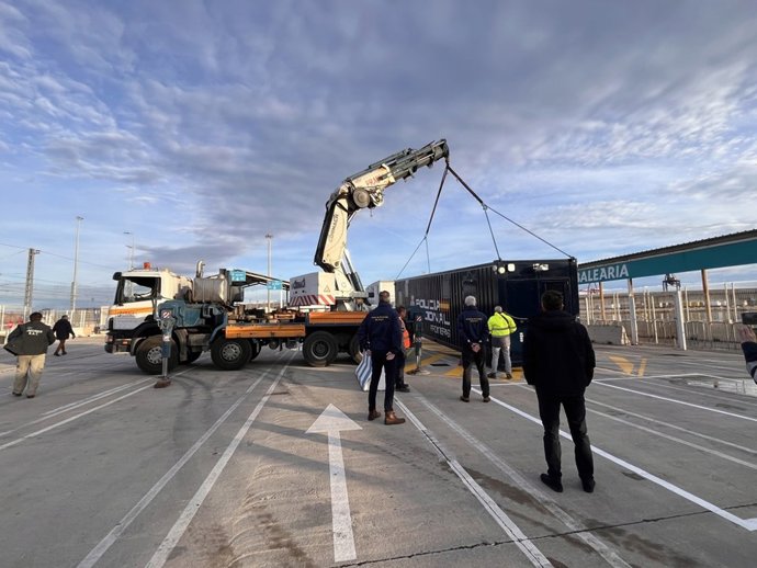 Valenciaport inicia su proyecto de seguridad fronteriza con un contenedor para los equipos de control
