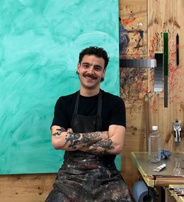 El Cristo de las Ánimas inspira el cartel de la Semana Santa de Logroño 2026, obra del pintor logroñés Jesús Domingo