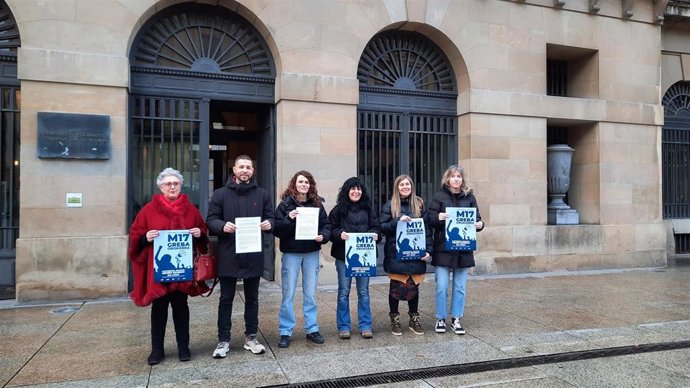 Los sindicatos ELA, LAB, Steilas, HIRU y Etxalde registran en Navarra la convocatoria de huelga general del 17 de marzo por un salario mínimo propio