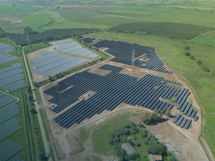 Enfinity Global pone en operación el primer proyecto de su cartera de 366 MW en PPAs con Microsoft en Italia