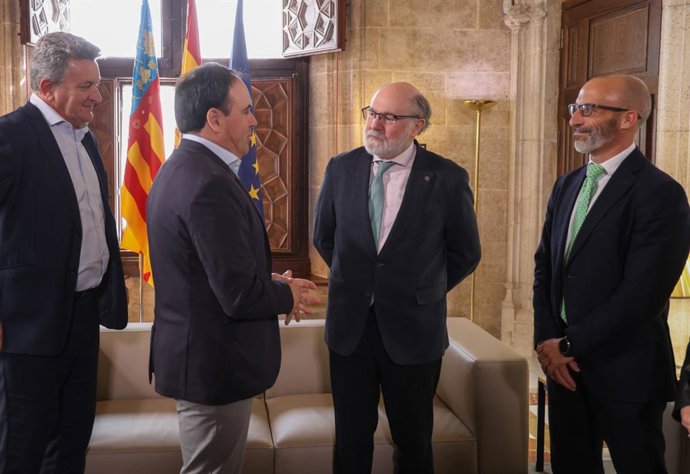 Primera reunión entre el 'president', Juanfran Pérez Llorca, y el presidente de Tragsa, Jesús Casas