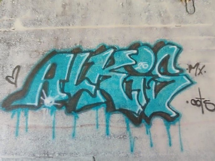 Uno de los grafitis.