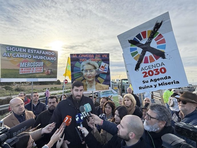 El presidente de Vox en la Región de Murcia, José Ángel Antelo, en las protestas de los agricultores