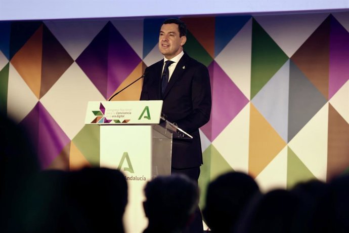 El presidente de la Junta de Andalucía, Juanma Moreno, participa en el Congreso Nacional para la Convivencia en la era digital: Andalucía frente el acoso.