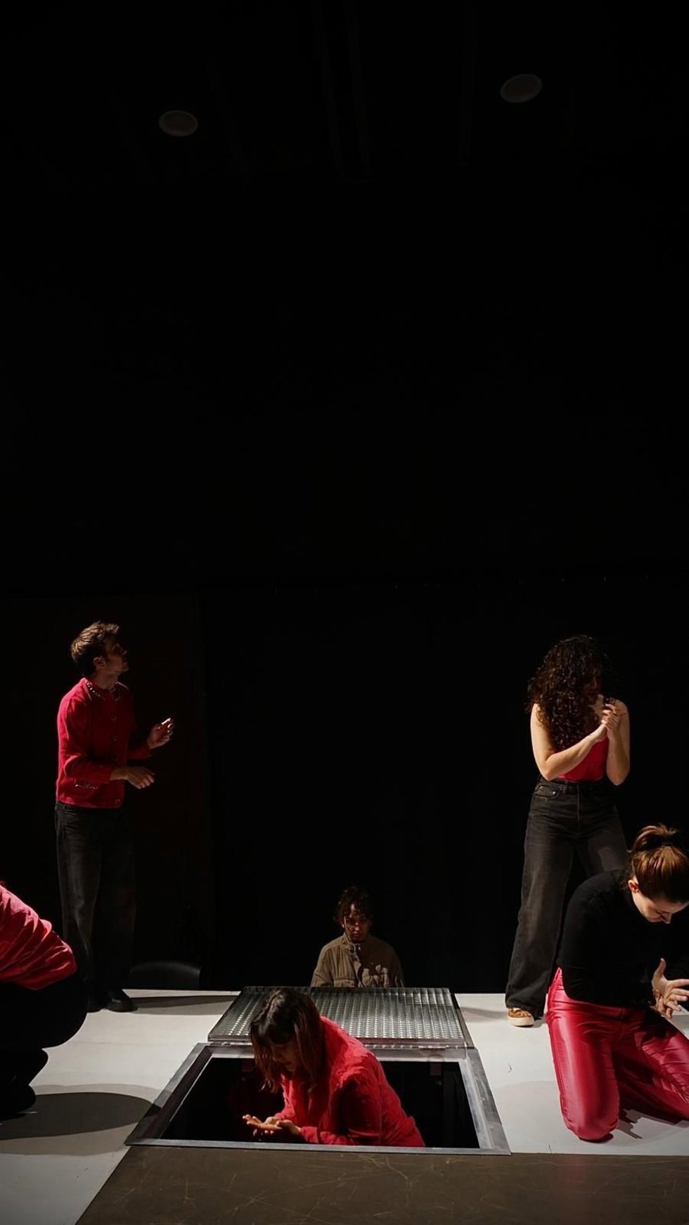 Momento de una de las representaciones de las creaciones de los alumnos de Esadib.