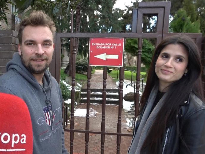 José María Almoguera y María 'la jerezana' llegando a casa de Carmen Borrego tras su abandono de 'GH DÚO'