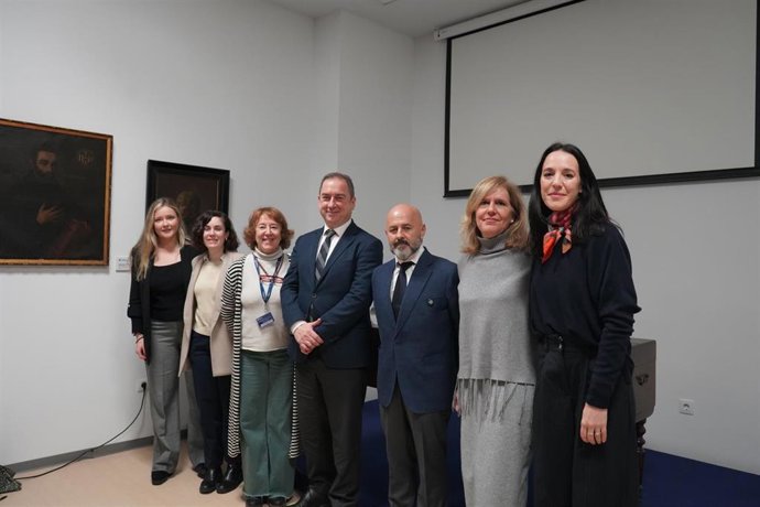 Foto de familia de la Universidad Loyola y la Fundación Instituto Biomol.