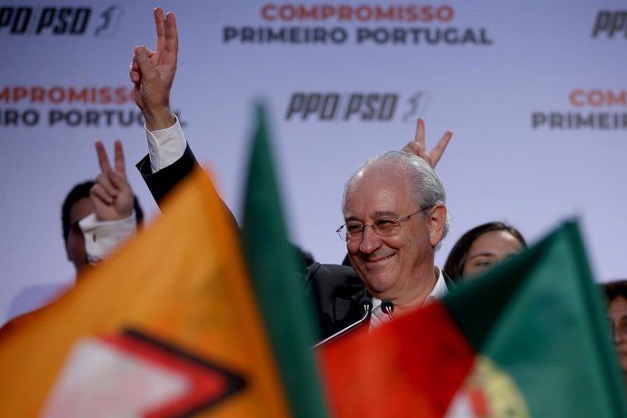 Archivo - Arquivo - LISBOA, 5 de outubro de 2019 O líder do Partido Social Democrata (PSD), Rui Rio, gesticula durante um comício eleitoral em Lisboa, Portugal, em 4 de outubro de 2019. As eleições gerais portuguesas serão realizadas em 6 de outubro de 20