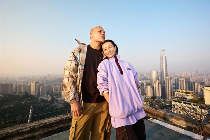 Decathlon lanza Vértigo 76, la colección que instala el gorpcore en la ciudad.