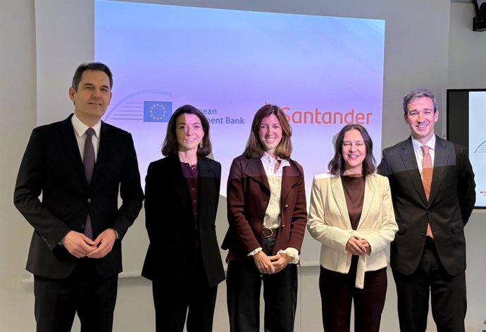 Firma del acuerdo entre el BEI y Banco Santander para financiar a empresas de defensa, seguridad, tecnologías limpias e infraestructuras digitales.