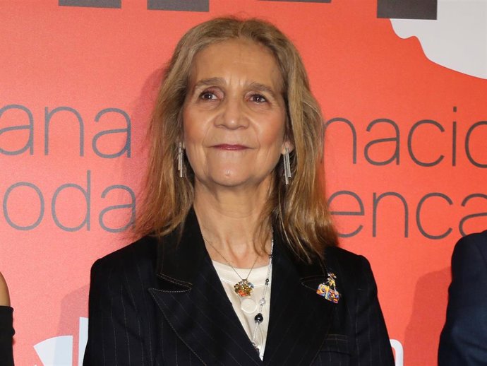 La Infanta Elena en la inauguración de la Semana Internacional de la Moda Flamenca que se celebra en el Palacio de Exposiciones y Congresos de Sevilla, SIMOF