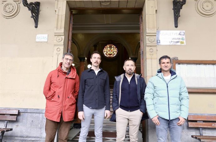 Los alcaldes de Tolosa, Hernani, el consejero de Vivienda y el primer edil de Lezo