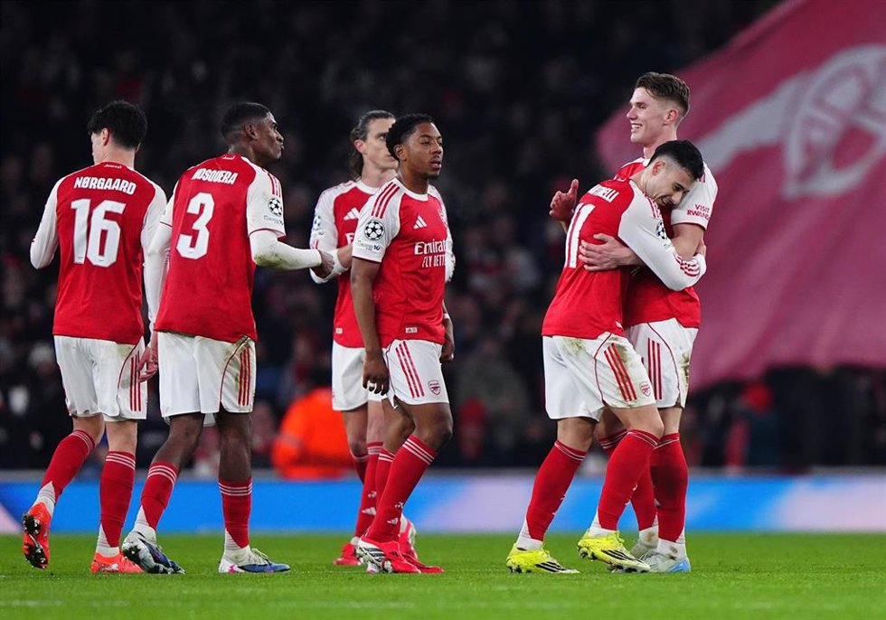 Los jugadores del Arsenal FC celebran un gol en la fase de liga de la Liga de Campeones 25-26