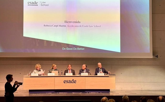 Mesa redonda 'Ciberseguridad en infraestructuras críticas: retos y perspectivas jurídicas en Europa' organizada por Esade