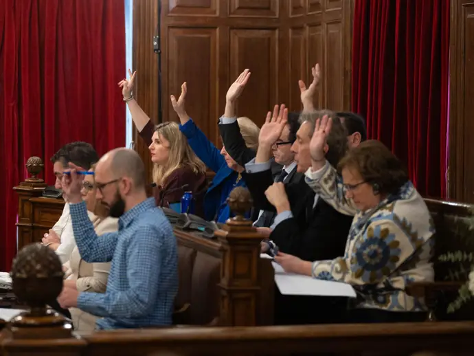 Debate durante un pleno ordinario en el que se aborda la petición de dimisión de la alcaldesa, Amaia Agirre