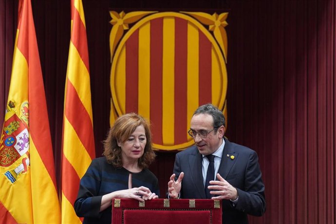 El presidente del Parlament, Josep Rull, recibe a la presidenta del Congreso, Francina Armengol, en el Parlament de Catalunya, a 29 de enero de 2026, en Barcelona, Cataluña (España).