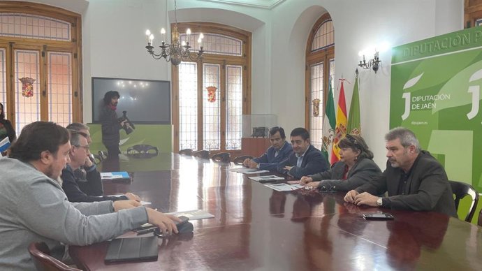 Reunión para evaluar daños