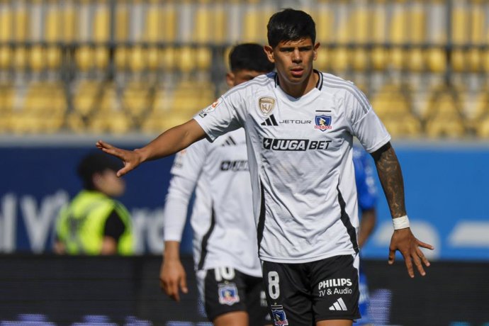 Futbol, Everton vs Colo Colo. Fecha 19, Liga de Primera 2025. El jugador de Colo Colo Esteban Pavez es fotografiado durante un partido de la liga de primera contra Everton disputado en el estadio Sausalito de Vina del Mar, Chile. 10/08/2025 Andres