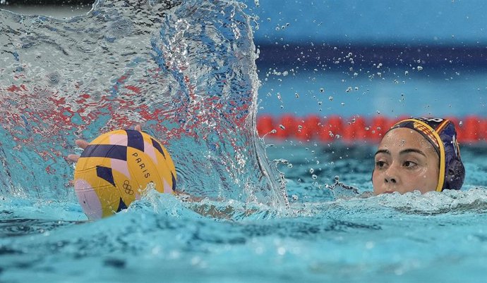 Archivo - Paula Crespí en un partido de la selección española femenina de waterpolo