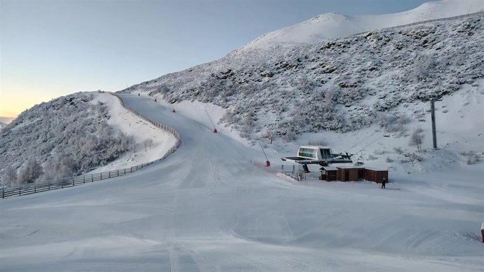 Imagen de la Estación Invernal de San Isidro (León), que ofrece 17,5 kilómetros esquiables a los usuarios.