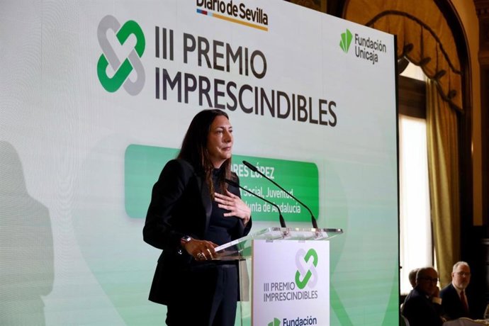 La consejera de Inclusión Social, Loles López, en los III Premios Imprescindibles.