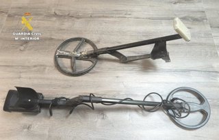 Detenidos dos vecinos de La Rioja por expoliar hasta 23 piezas con detectores de metales en Muro (Soria) .