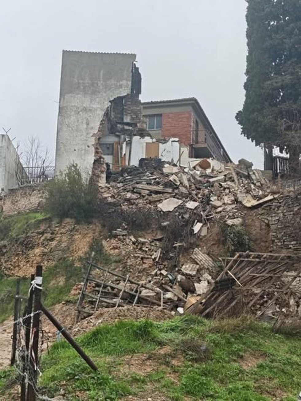 Vivienda derrumbada en Iznalloz (Granada)