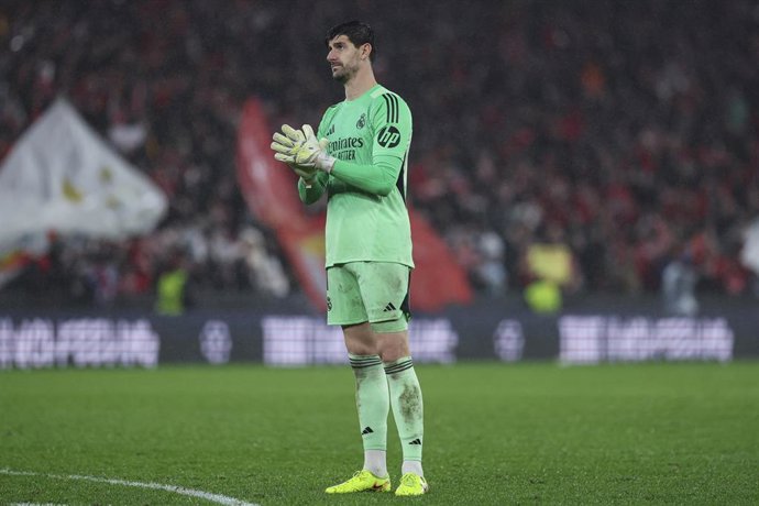 El portero belga Thibaut Courtois (Real Madrid CF), ante el Benfica en la Champions 2025/26.