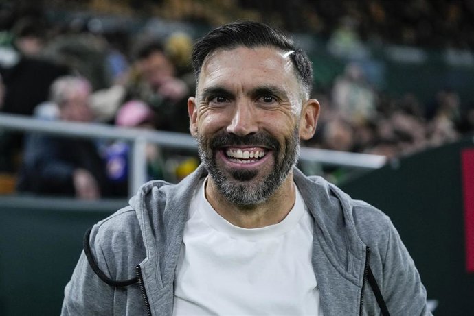 El entrenador del Elche CF, Eder Sarabia