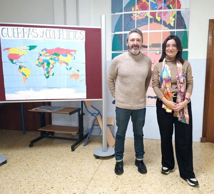 Cristóbal Villanueva y la concejala Eva Funes