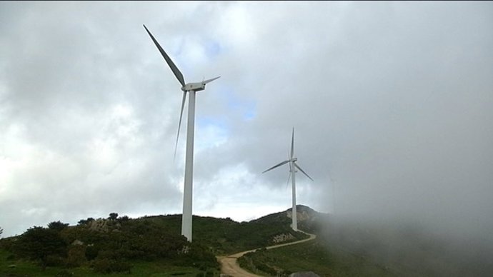 Archivo - Eólicos en el occidente asturiano.