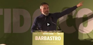 El presidente de Vox, Santiago Abascal, en un mitin en Barbastro (Huesca).